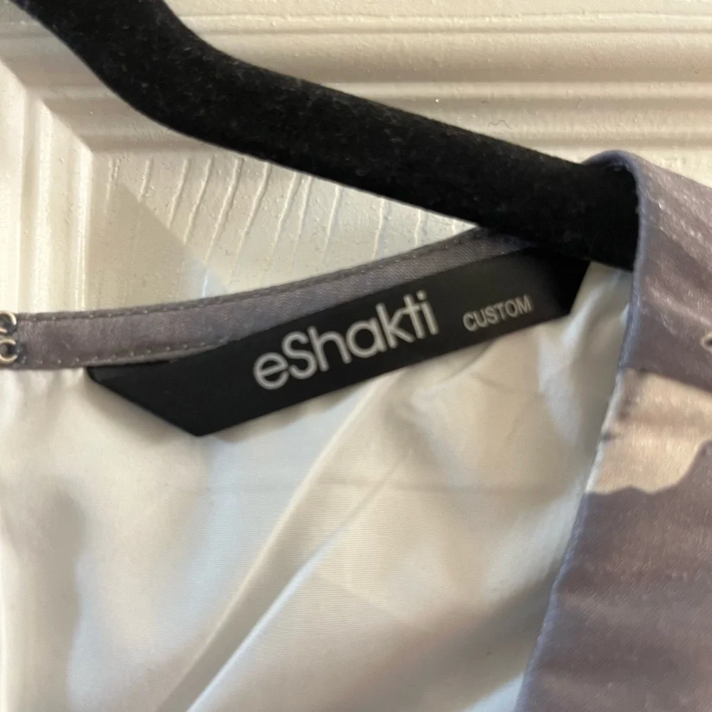 Silver grey deep V cocktail dress - Picture 5 of 12